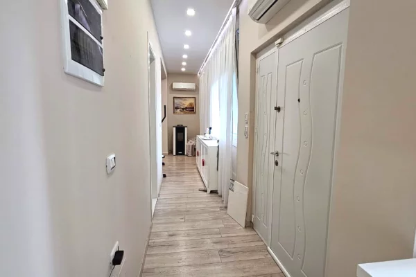 Shtepi me qera Apartament ne Tirane, 2+1, Mobilimi E mobiluar, Pagesa 1,100  Euro.