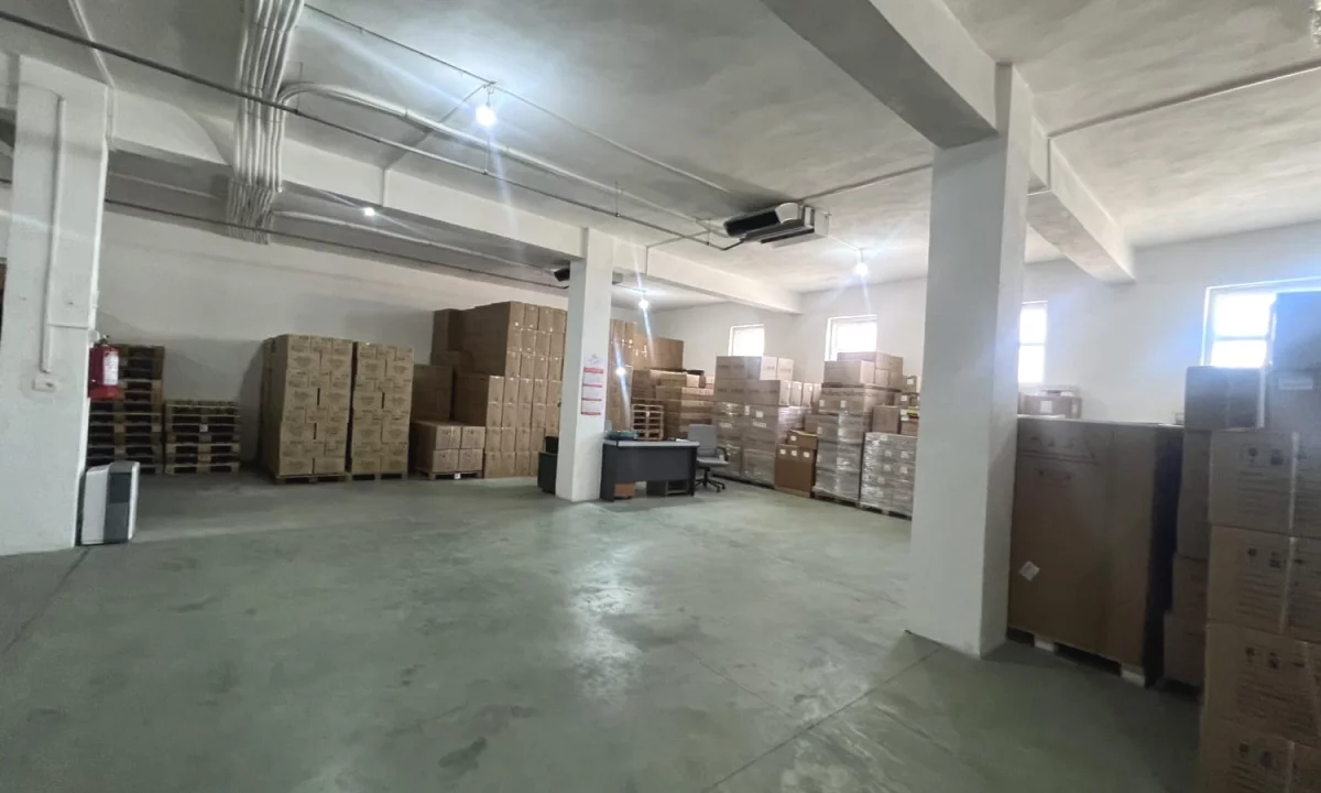 QIRA | MAGAZINE 400 m2 – FERRAJ, KOMUNA E DAJTIT