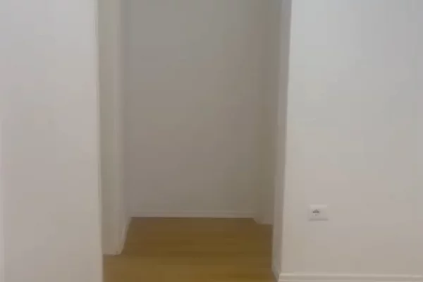 Shtepi ne shitje Apartament ne Tirane, 2+1, Mobilimi Bosh, pa mobiluar, Pagesa 13,000,000  Leke.