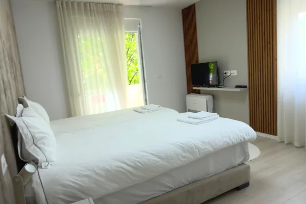 Shtepi ne shitje Apartament ne Tirane, 3+1, Mobilimi E mobiluar, Pagesa 22,000,000  Leke.
