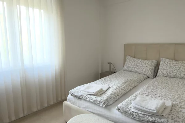 Shtepi ne shitje Apartament ne Tirane, 3+1, Mobilimi E mobiluar, Pagesa 22,000,000  Leke.