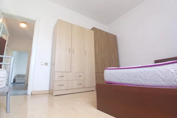 Shtepi me qera Apartament ne Tirane, 1+1, Mobilimi E mobiluar, Pagesa 43,000  Leke.