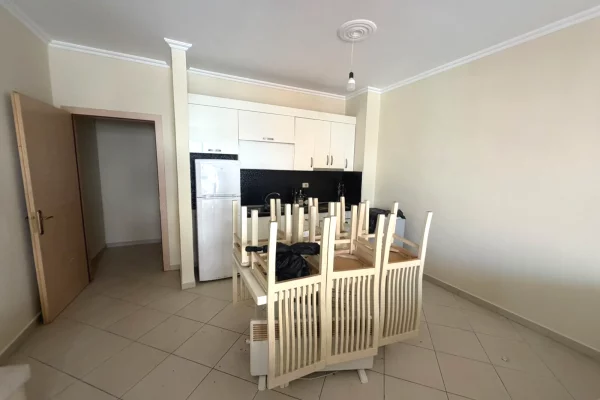 Shtepi me qera Apartament ne Tirane, 2+1, Mobilimi E mobiluar, Pagesa 55,000  Leke.