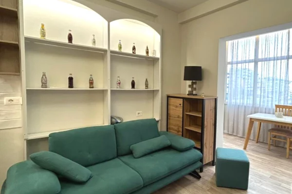Shtepi me qera Apartament ne Tirane, 1+1, Mobilimi E mobiluar, Pagesa 550  Euro.