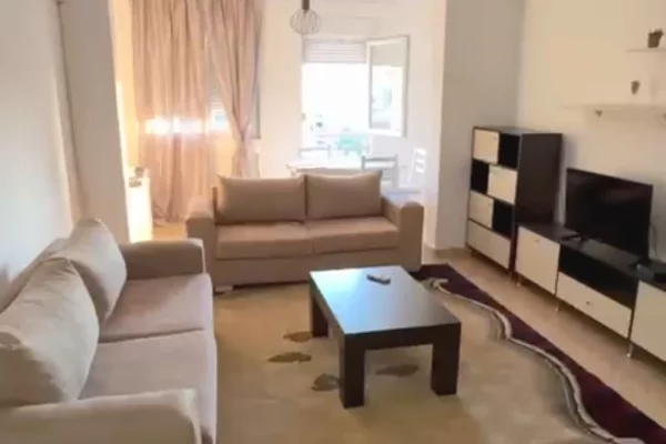 Jepet me qera apartament 2+1+2 tualete +ballkon,  Rr Elbasanit