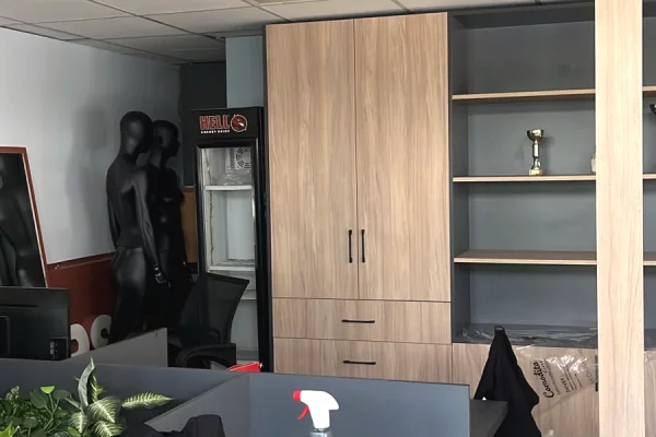 Jepet lokal me qera te Reuga e Kavajes prane Genius Lab te Delijorgjit