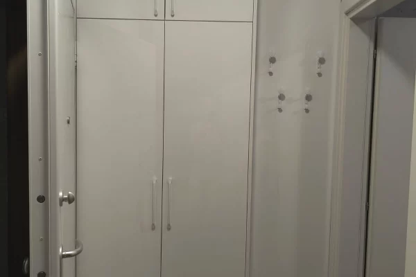 Shtepi me qera Apartament ne Tirane, 3+1, Mobilimi Pjeserisht e mobiluar, Pagesa 1,000,000  Leke.