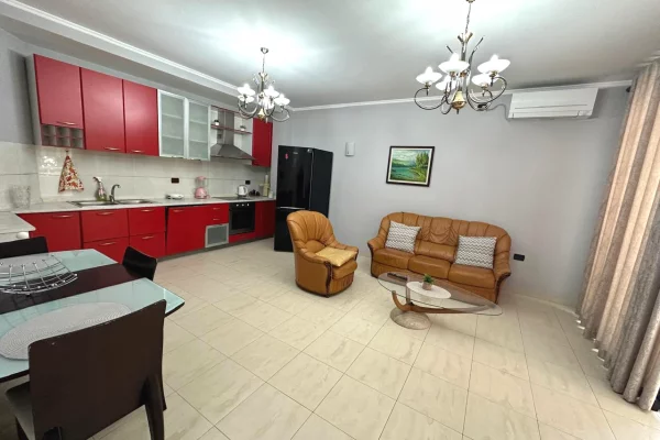 Jepet me qera apartament 2+1 ne qender te Tiranes te Rruga Fortuzi