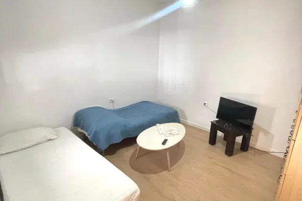Shtepi me qera Apartament ne Tirane, 2+1, Mobilimi E mobiluar, Pagesa 50,000  Leke.