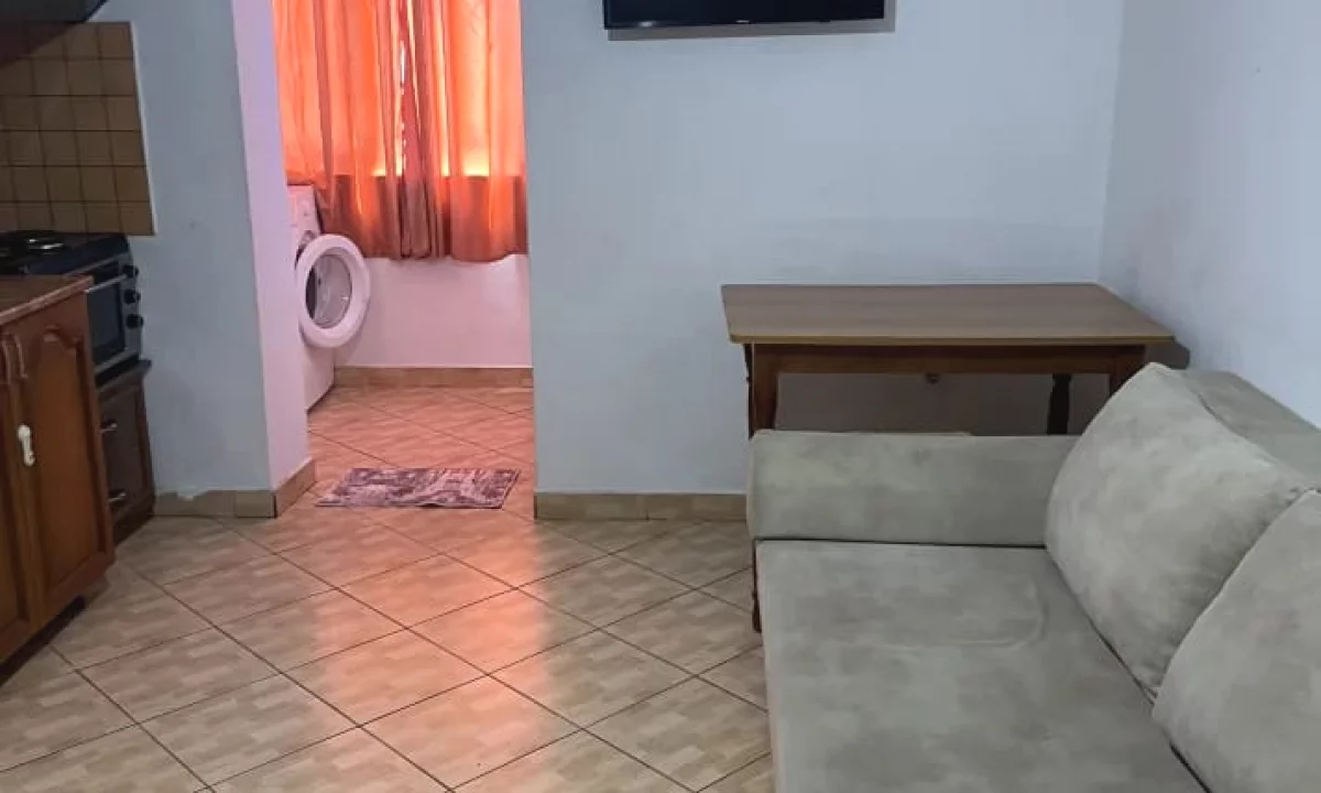 Shtepi me qera Apartament ne Tirane, 1+1, Mobilimi E mobiluar, Pagesa 40,000  Leke.
