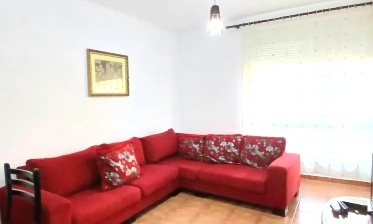 Shtepi me qera Apartament ne Tirane, 1+1, Mobilimi E mobiluar, Pagesa 50,000  Leke.