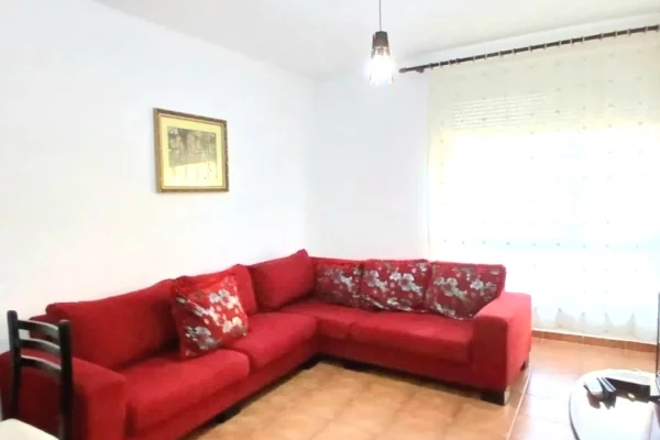 Shtepi me qera 1+1 ne Tirane - 50,000 Leke