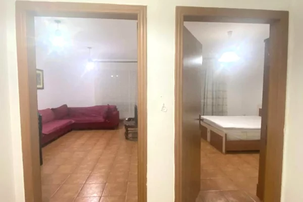 Shtepi me qera Apartament ne Tirane, 1+1, Mobilimi E mobiluar, Pagesa 50,000  Leke.
