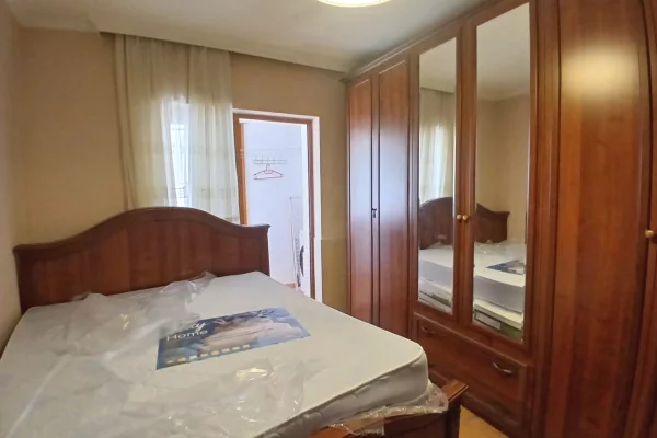 Shtepi me qera Apartament ne Tirane, 2+1, Mobilimi E mobiluar, Pagesa 40,000  Leke.