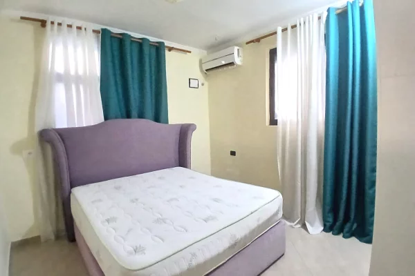 Shtepi me qera Apartament ne Tirane, 1+1, Mobilimi E mobiluar, Pagesa 45,000  Leke.