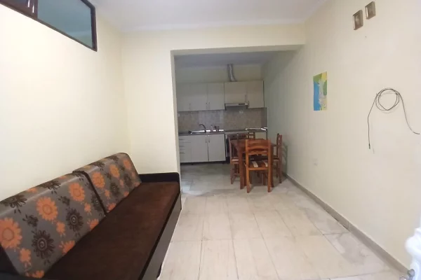 Shtepi me qera 1+1 ne Tirane - 45,000 Leke