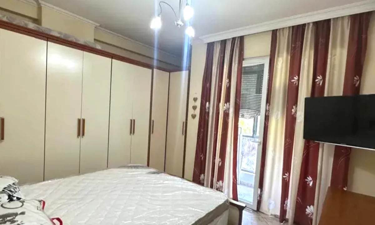 Shtepi me qera Apartament ne Tirane, 1+1, Mobilimi E mobiluar, Pagesa 50,000  Leke.