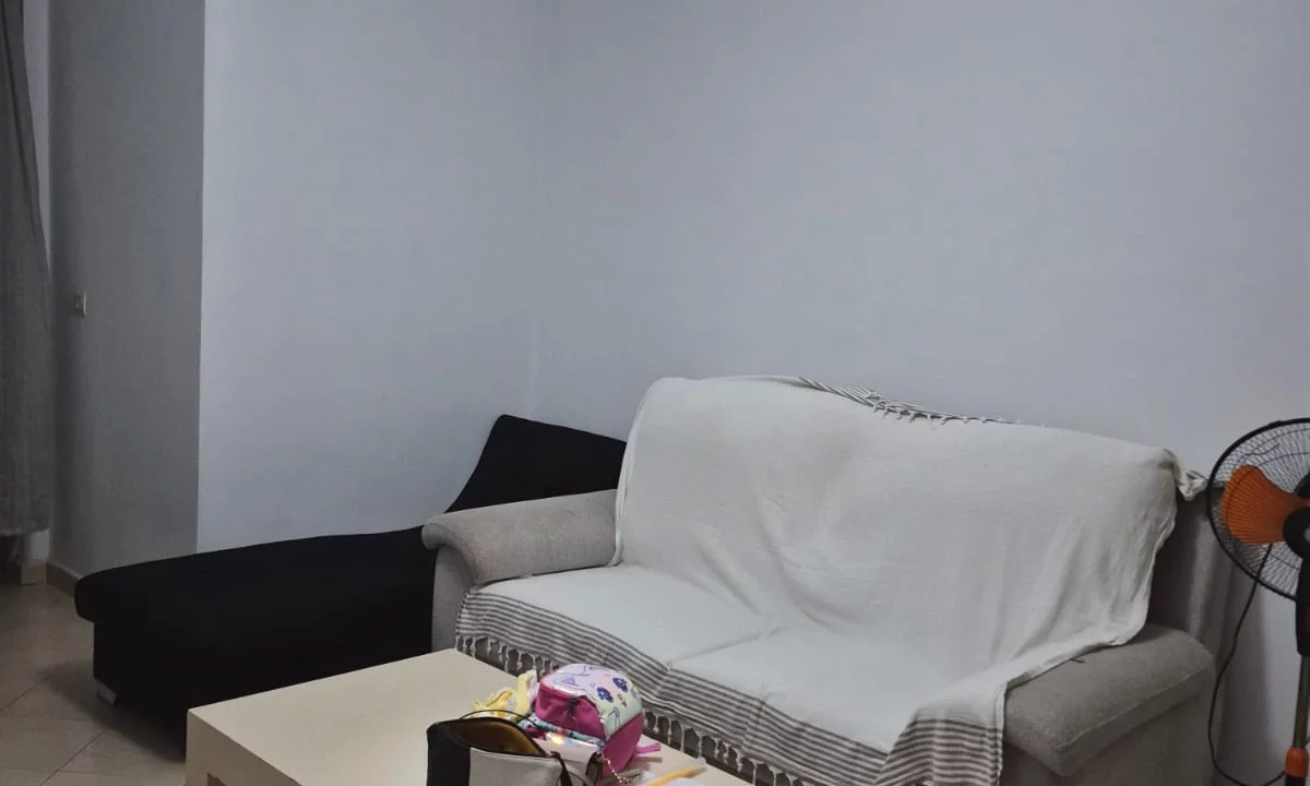 Shtepi me qera Apartament ne Tirane, 2+1, Mobilimi E mobiluar, Pagesa 40,000  Leke.