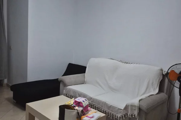 Shtepi me qera 2+1 ne Tirane - 40,000 Leke