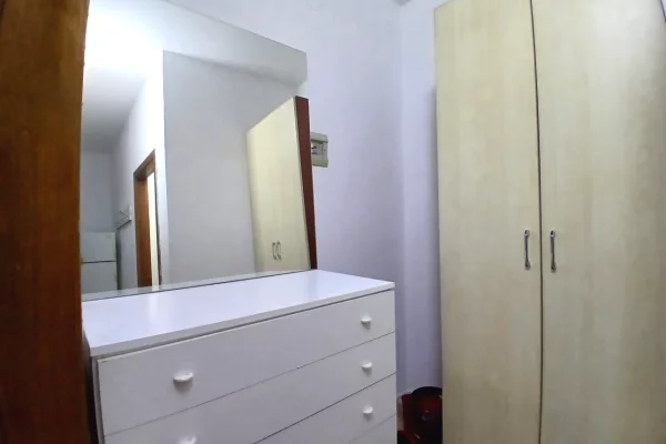 Shtepi me qera Apartament ne Tirane, 2+1, Mobilimi E mobiluar, Pagesa 40,000  Leke.