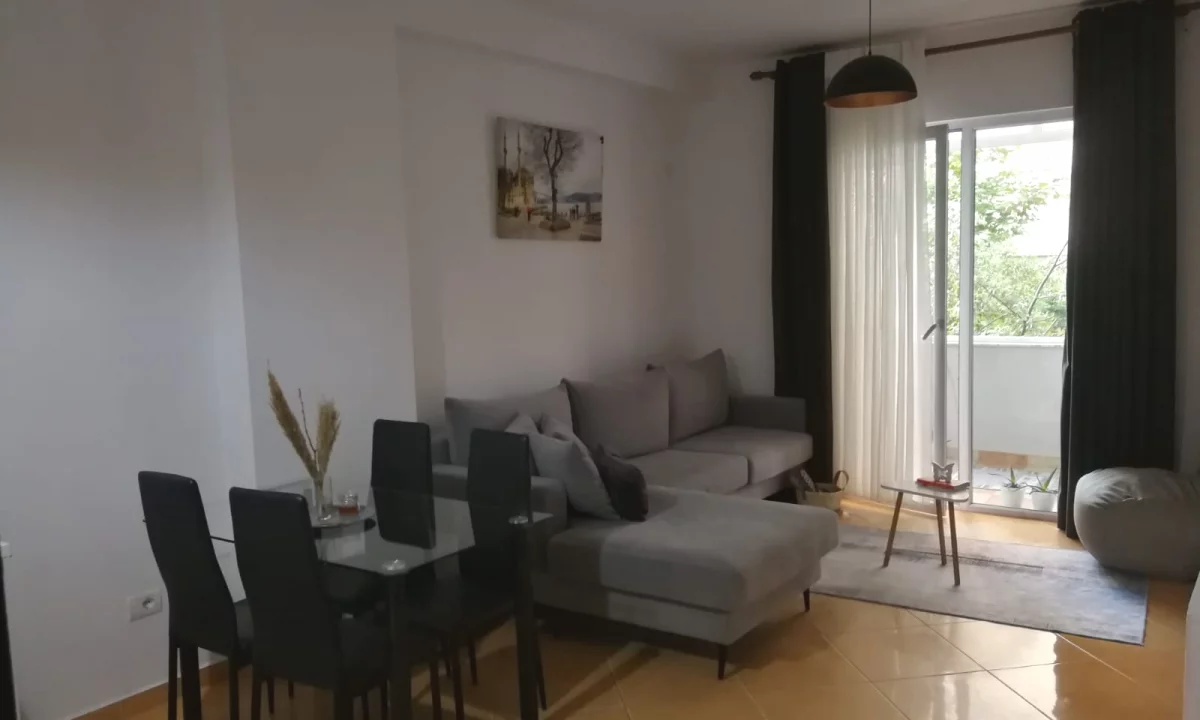 Appartamento in vendita a Tirana 1+1, Arredato