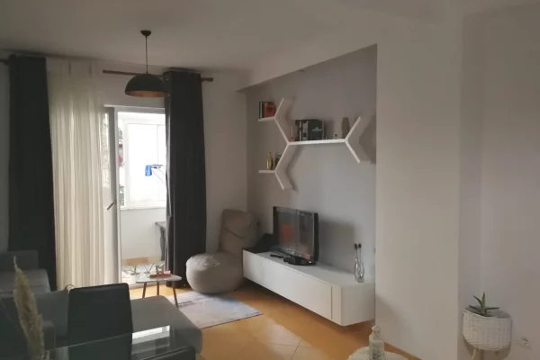 Appartamento in vendita a Tirana 1+1, Arredato