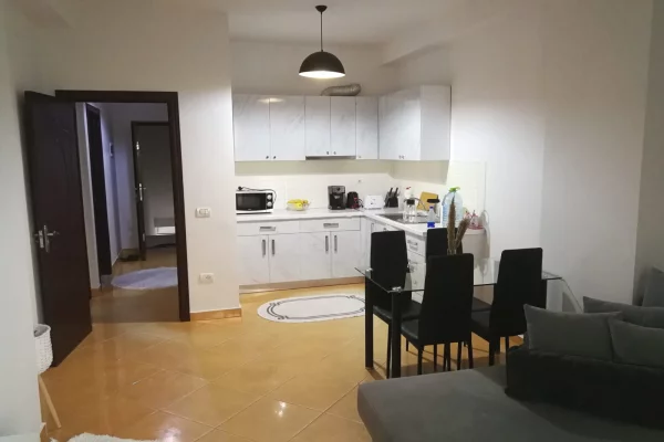 Appartamento in vendita a Tirana 1+1, Arredato