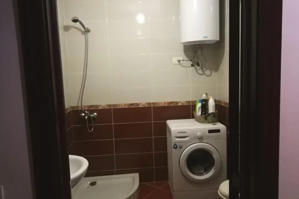 Appartamento in vendita a Tirana 1+1, Arredato