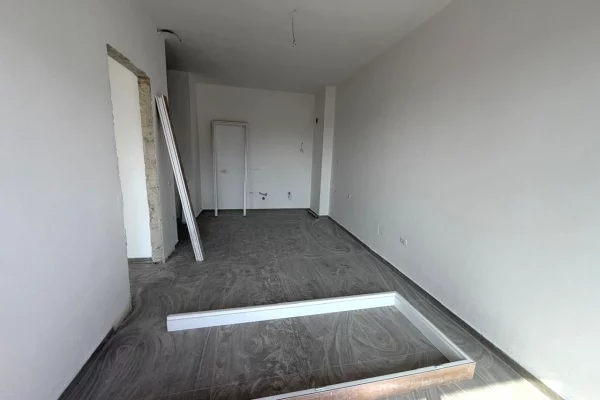 Apartment for sale in Tirana 1+1, Emty
