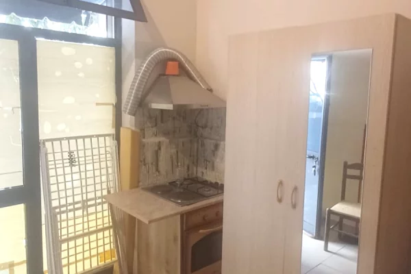 Shtepi me qera Apartament ne Tirane, Garsoniere, Mobilimi E mobiluar, Pagesa 25,000  Leke.