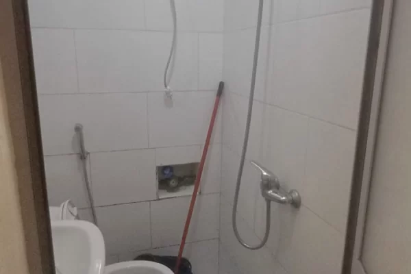 Shtepi me qera Apartament ne Tirane, Garsoniere, Mobilimi E mobiluar, Pagesa 25,000  Leke.