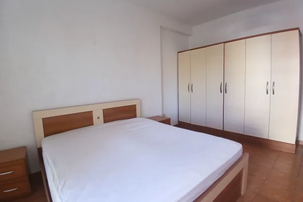 Shtepi me qera Apartament ne Tirane, 1+1, Mobilimi E mobiluar, Pagesa 45,000  Leke.