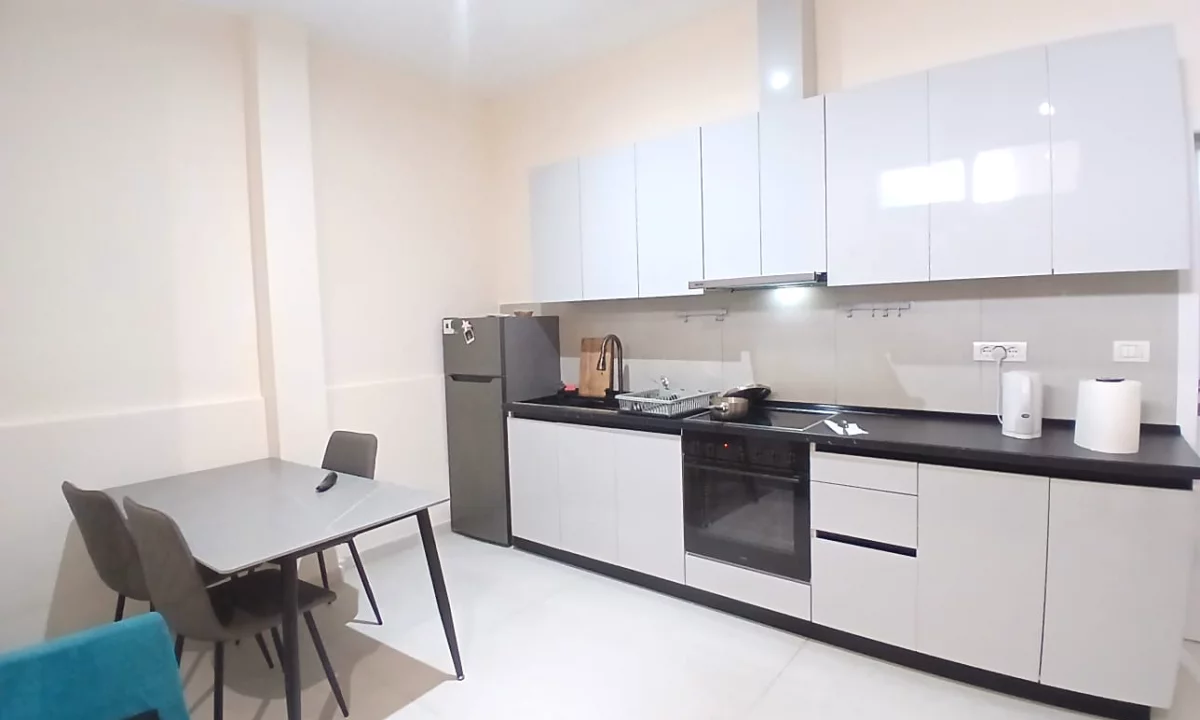 Shtepi me qera Apartament ne Tirane, 1+1, Mobilimi E mobiluar, Pagesa 45,000  Leke.