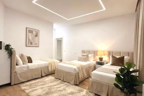 Shtepi ne shitje Apartament ne Tirane, 2+1, Mobilimi E mobiluar, Pagesa 244,000  Euro.