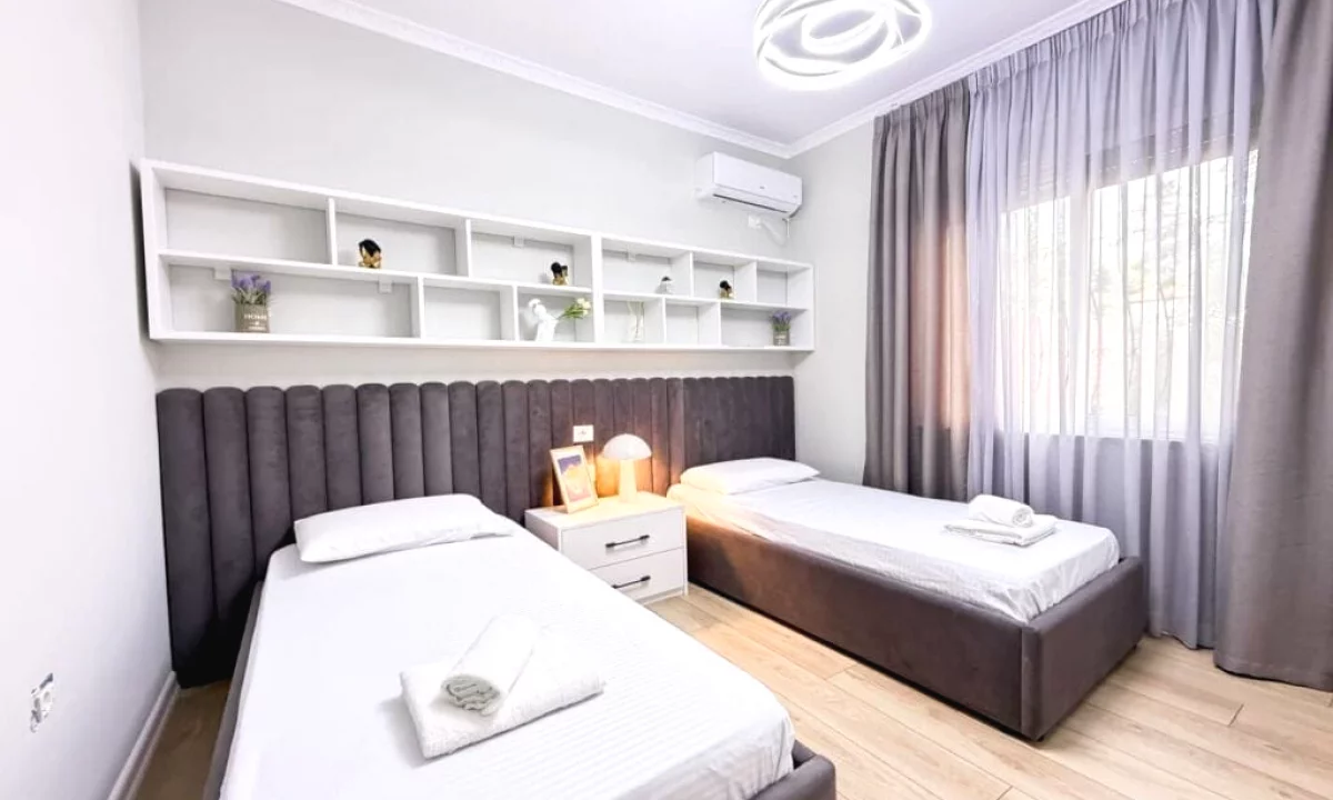 Shtepi me qera Apartament ne Tirane, 3+1, Mobilimi E mobiluar, Pagesa 1,100,000  Leke.