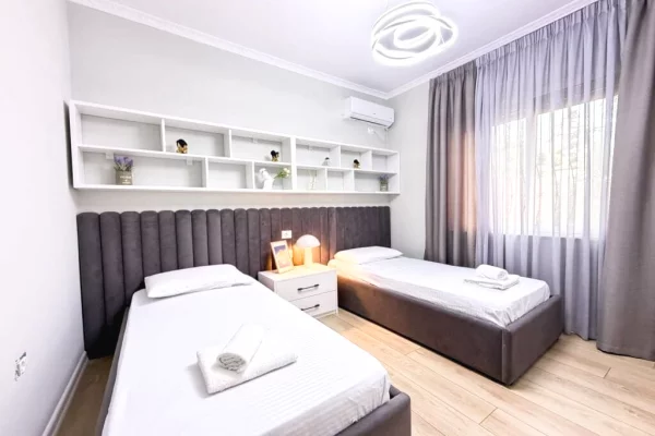 Shtepi me qera 3+1 ne Tirane - 1,100,000 Leke