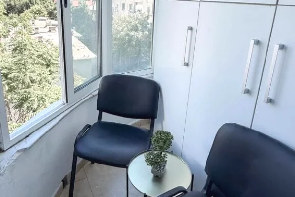 Shtepi me qera Apartament ne Tirane, 3+1, Mobilimi E mobiluar, Pagesa 1,100,000  Leke.