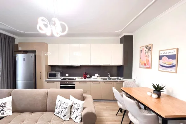 Shtepi me qera Apartament ne Tirane, 3+1, Mobilimi E mobiluar, Pagesa 1,100,000  Leke.