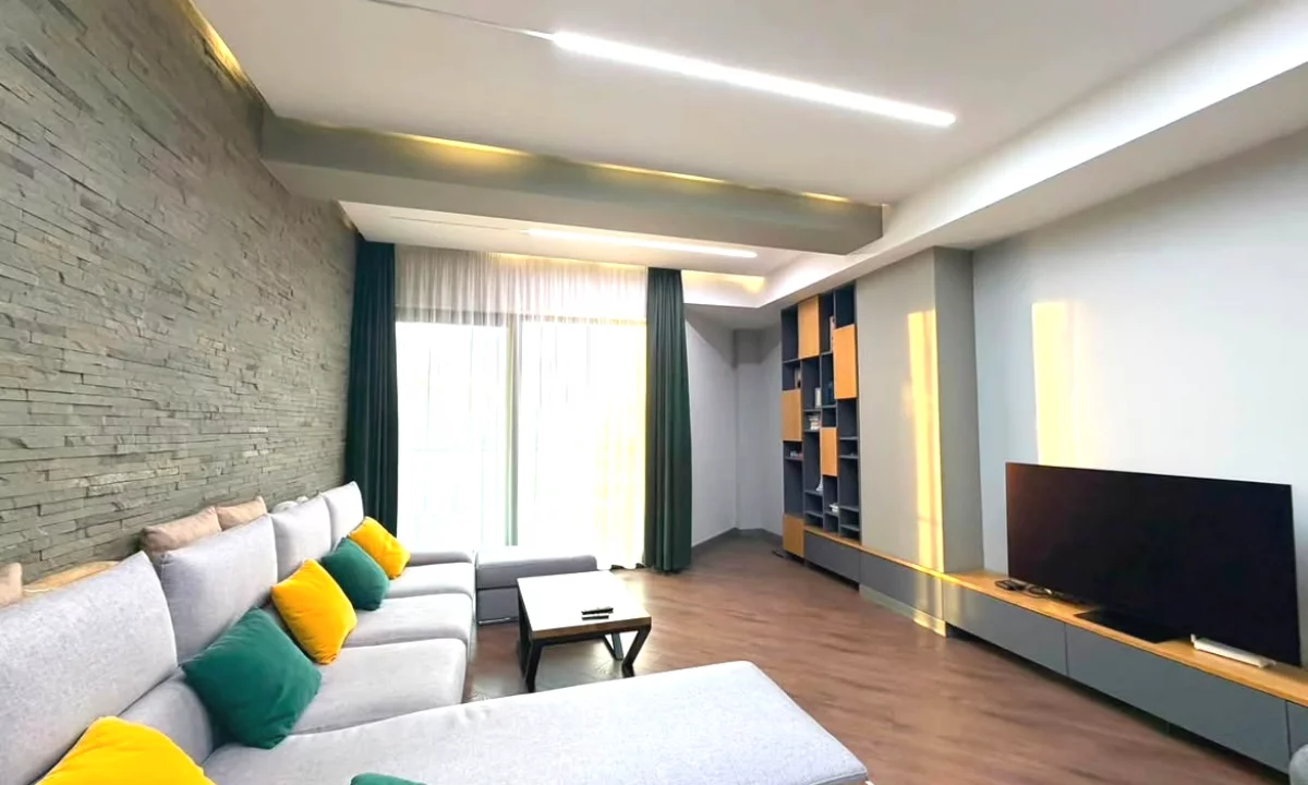 Shtepi ne shitje Apartament ne Tirane, 2+1, Mobilimi E mobiluar, Pagesa 390,000  Euro.
