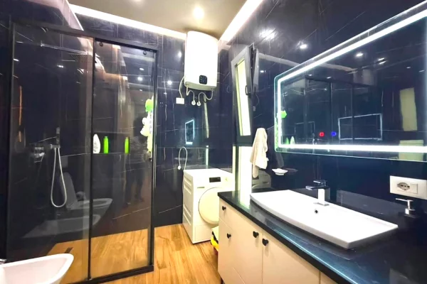Shtepi ne shitje Apartament ne Tirane, 2+1, Mobilimi E mobiluar, Pagesa 390,000  Euro.