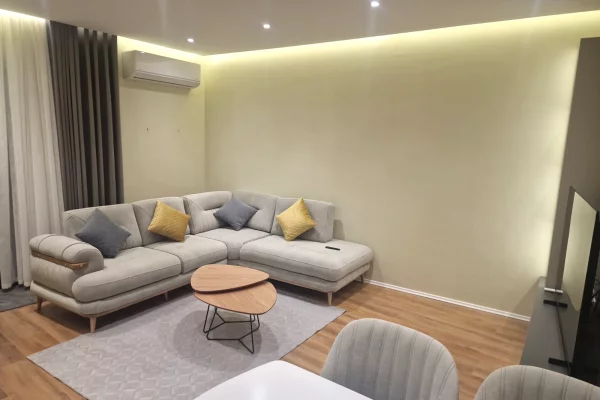 Kompleksi "Galeria Roma" Te Rruga e Kavajes prane Qendres,shitet apartament eskluziv 1+1 