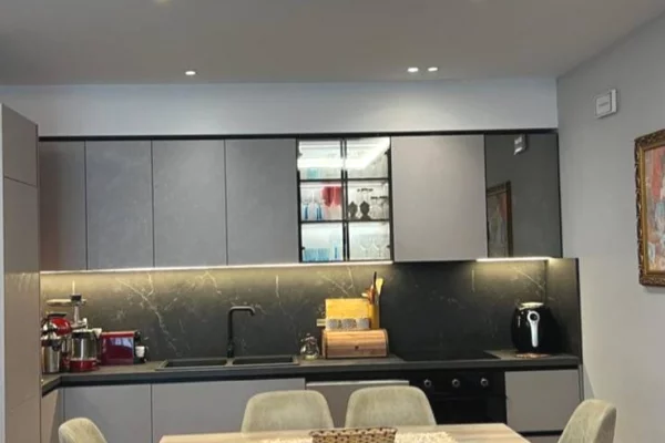 Shtepi me qera Apartament ne Tirane, 2+1, Mobilimi E mobiluar, Pagesa 1,500  Euro.