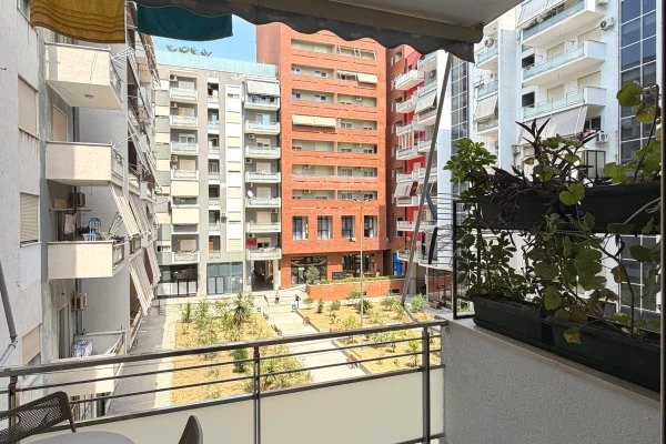 Shtepi ne shitje Apartament ne Tirane, 1+1, Mobilimi E mobiluar, Pagesa 14,200,000  Leke.