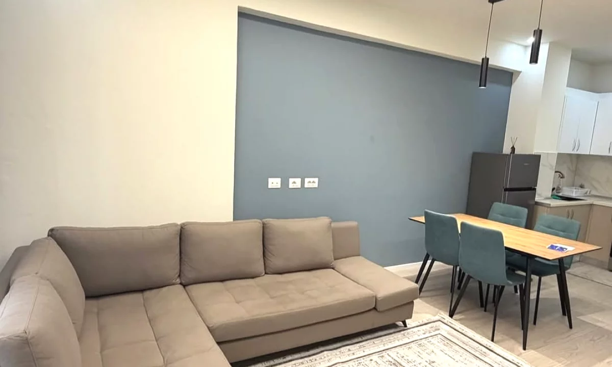 Shtepi me qera Apartament ne Tirane, 1+1, Mobilimi E mobiluar, Pagesa 65,000  Leke.