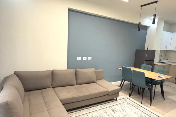 JEPET ME QERA APARTAMENT 1+1  📍 Stacioni I Trenit ; ESP OIL