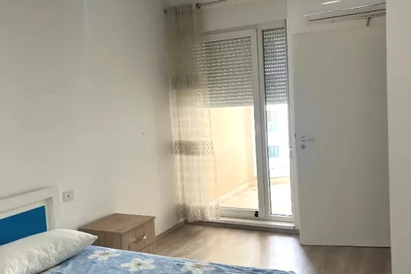 Shtepi me qera Apartament ne Tirane, 1+1, Mobilimi E mobiluar, Pagesa 65,000  Leke.