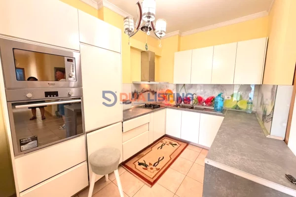 Shtepi me qera Apartament ne Tirane, 2+1, Mobilimi E mobiluar, Pagesa 450  Euro.