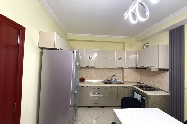 Appartamento in vendita a Tirana 2+1, Arredato