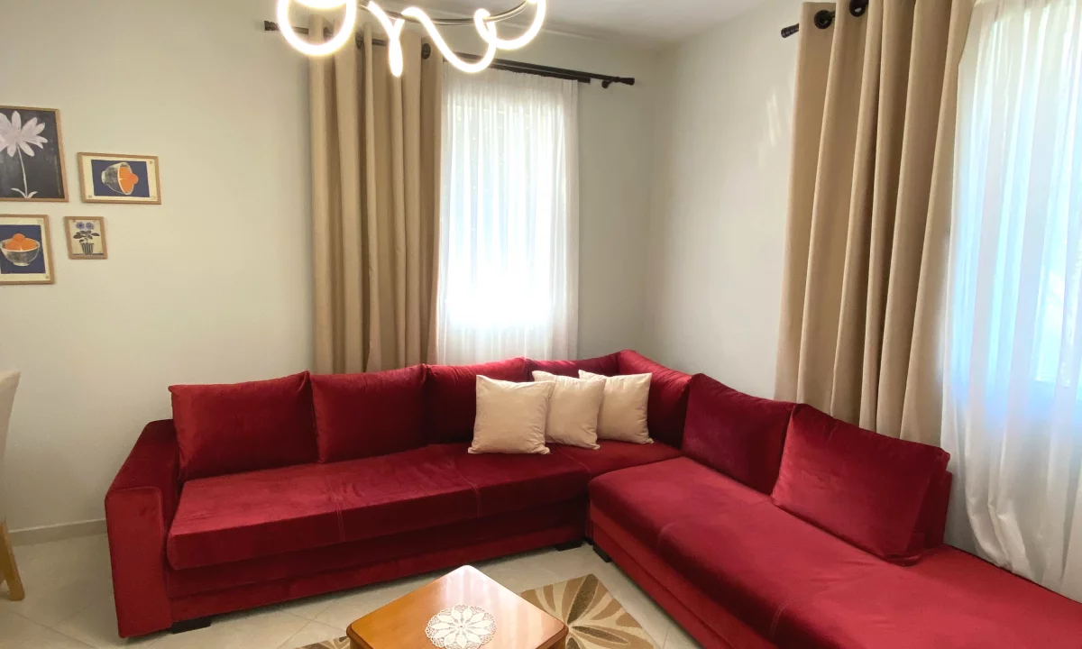 Shtepi me qera Apartament ne Tirane, 1+1, Mobilimi E mobiluar, Pagesa 55,000  Leke.
