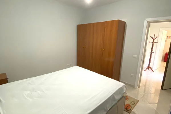 Shtepi me qera Apartament ne Tirane, 1+1, Mobilimi E mobiluar, Pagesa 55,000  Leke.